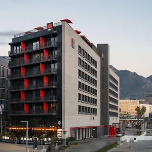 https://radisson-red.hotels-capetown.com